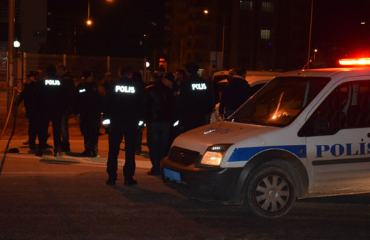 Malatya'da bıçaklı kavga! Baba ve oğul yaralı