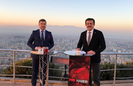 Nihat Zeybekçi: 31 Mart'da en çok konuşulacak şehir İzmir olacak