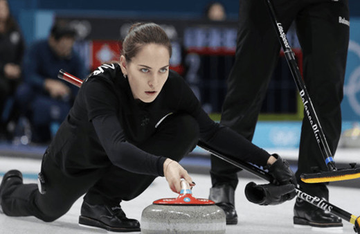 Rus sporcu Angelina Jolie’den rol çaldı