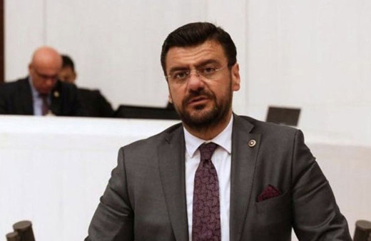 Tamer Akkal kaç yaşında eşi Züleyha Akkal ve kızı kimdir? 