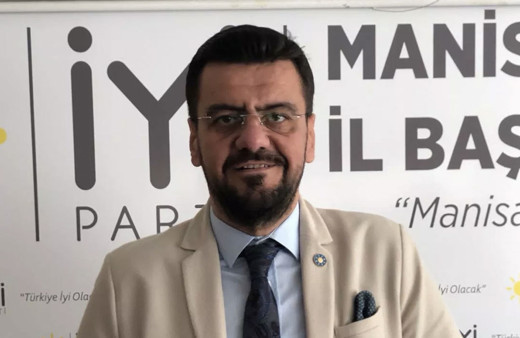 Tamer Akkal kimdir neden istifa etti eşi Züleyha Akkal ve çocukları