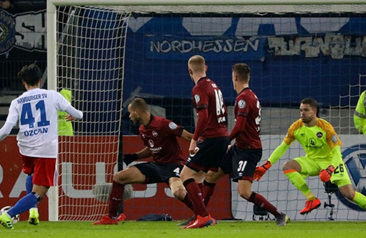 Hamburg, Berkay Özcan'ın golüyle turladı