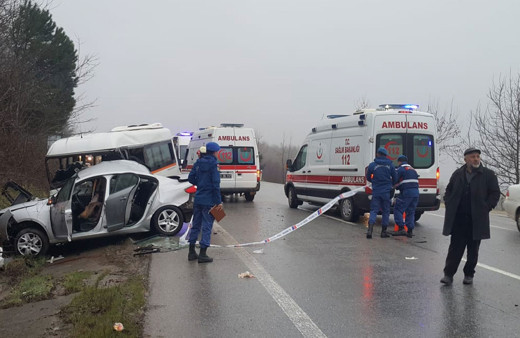 Kocaeli'de öğrenci servisiyle otomobil çarpıştı! Ölü ve yaralılar var 