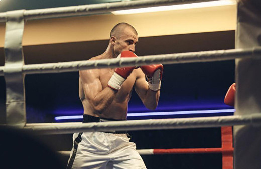 Şampiyon boksör evinin yakınında ölü bulundu