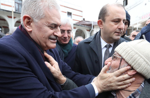 Binali Yıldırım Beykoz'da vatandaşlarla buluştu