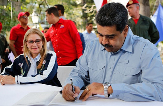 Maduro, ABD halkının imza atmasını istediği bildiriyi yayınladı!