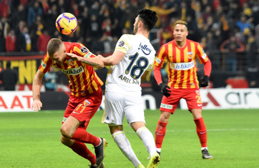 Tünelde kırmızıyı yemişti! Tolgay Arslan'dan hakeme olay sözler