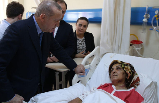 Enkazdan yaralı kurtarılan kadın o anları Erdoğan'a anlattı