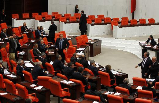 Esad tartışmasında yumruklar konuştu - Resim: 1