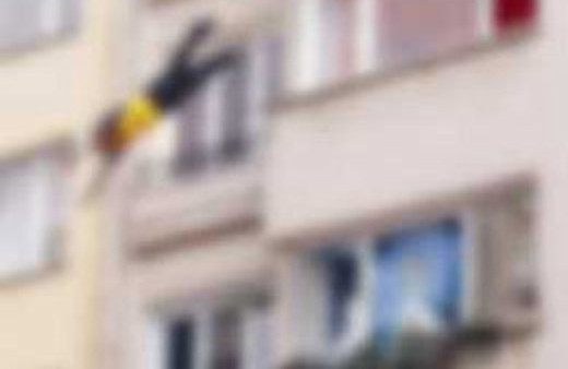 Komşusuna yardım edecekken...