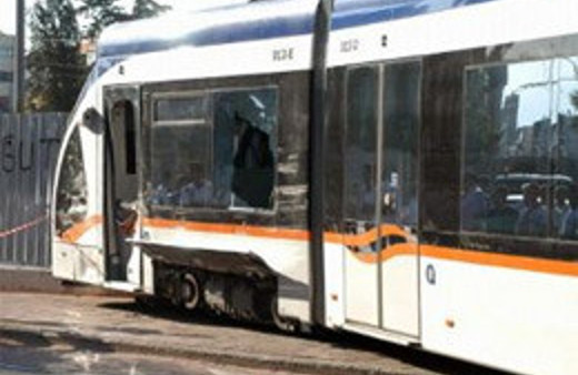 İlk yerli tramvay raylara indirildi