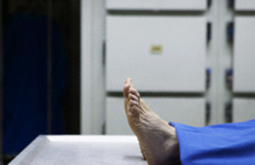 Konsolos tuvalette ölü bulundu