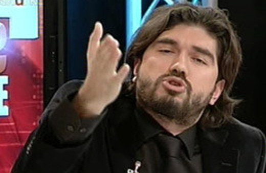 Kütahyalı canlı yayında silah seslerini  duyunca