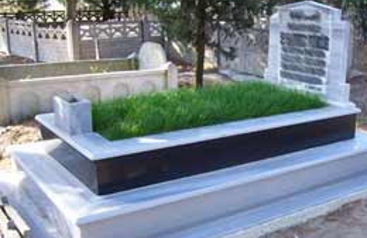 Kamyon arkası değil mezar taşı