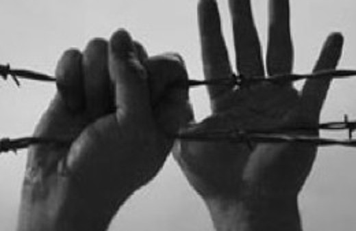 Kadın mahkumları zorla soyuyorlar mı?