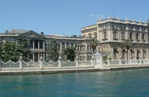 Dolmabahçe patlayabilir iddiasına yanıt