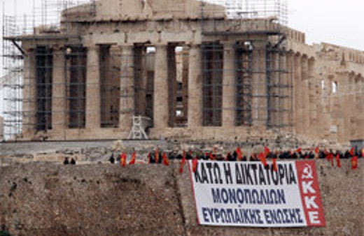 Protestolar Akropolis'e uzandı