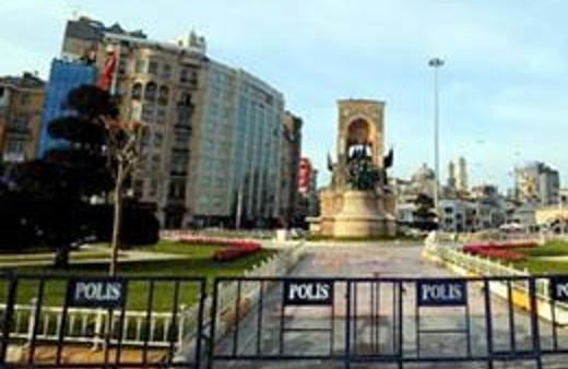 Taksim miting alanına döndü