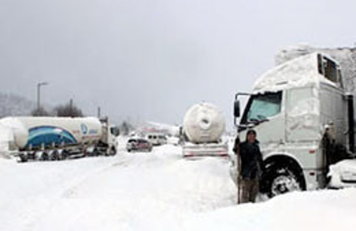 Kar ve tipi Anadolu'yu esir aldı