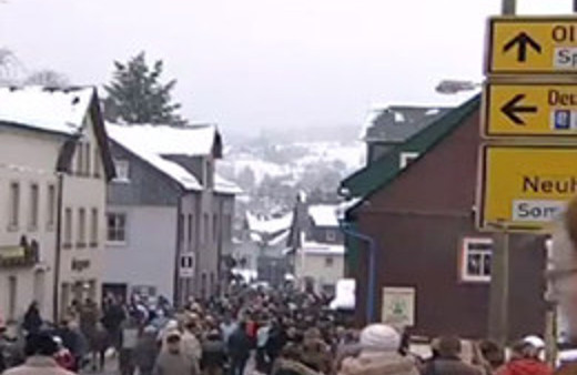 Çocuklarını evlatlık veriyorlar!