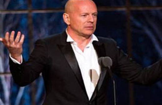 Ünlü yıldız kayak merkezini bağışlıyor