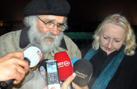 Cezaevinden alışveriş arabasıyla çıktı