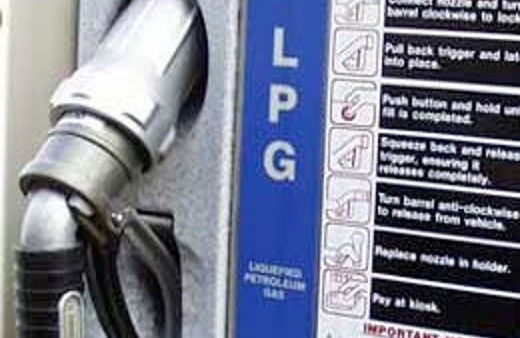 Heyelan LPG istasyonunu aldı götürdü