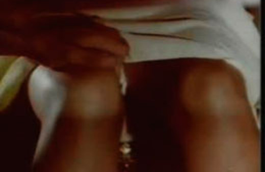 Yanında uyuyan kadını taciz edince...