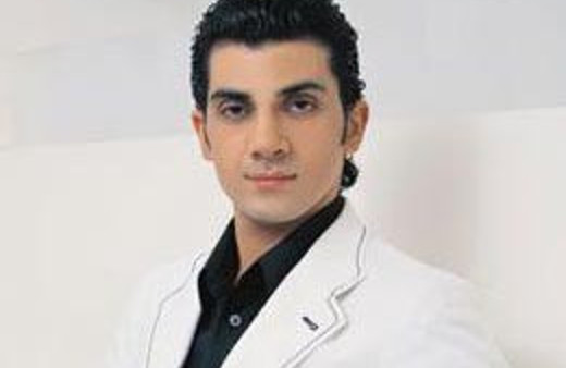 Bayhan 5 metreden suya çakıldı!