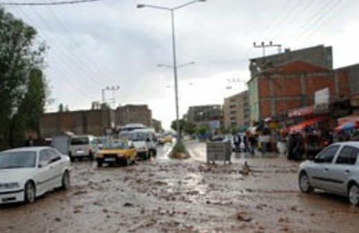 Ağrı Doğubayazıt'ta sel