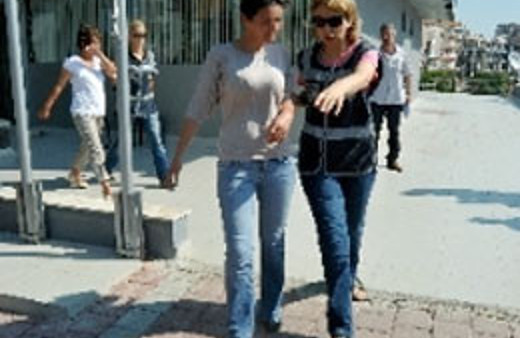 Avukat gözaltında alındı 