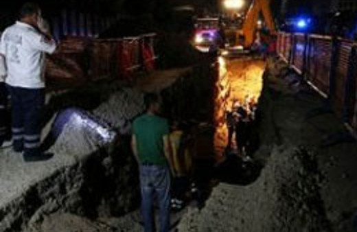 Belediye başkanı göçük altında kaldı