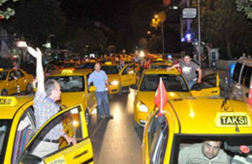 Taksicilerden terör protestosu