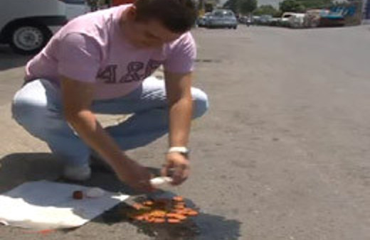 Asfaltta sucuklu yumurta pişti