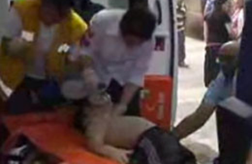 Boğulan genci sedyeden düşürdüler