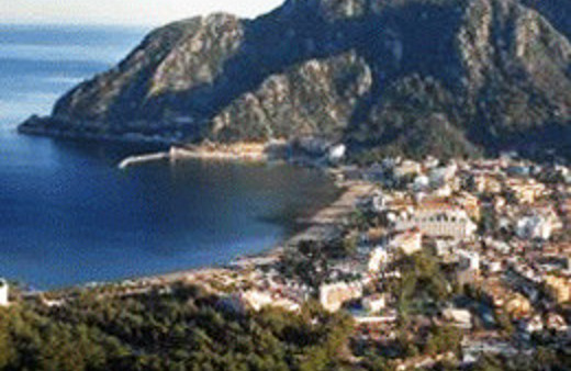 Bu plajda denize giren kaşınıyor