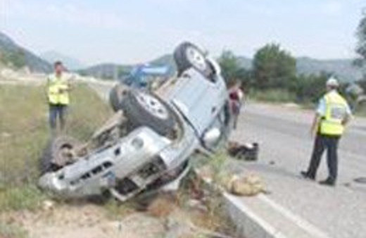 Sunrooftan fırladı, öldü!
