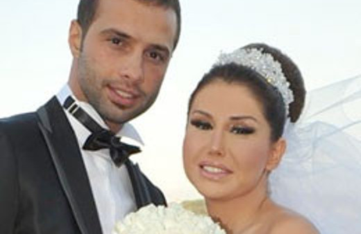 Boşanacağını Twitter'dan duyurdu