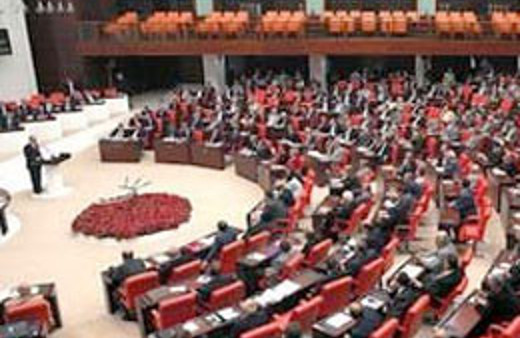 MHP'li vekil Meclis'te çılgına döndü