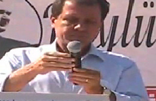 CHP'li vekil mikrofonun azizliğine uğradı