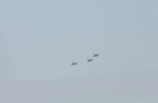 Jetler hava trafiğini durdurdu!