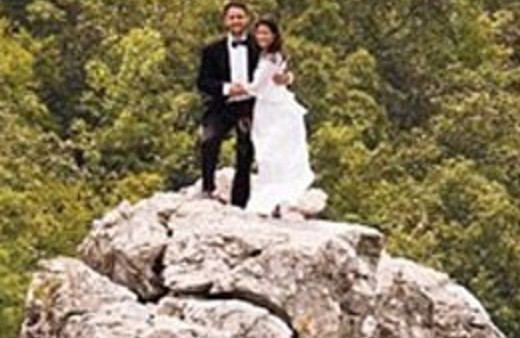 Gelin damat zorlu zirvede poz verdi!