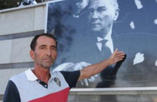 Atatürk panolarına çirkin saldırı!