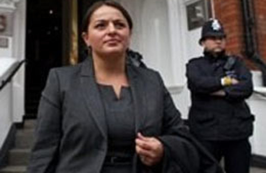 Türk vekilden Assange ziyareti