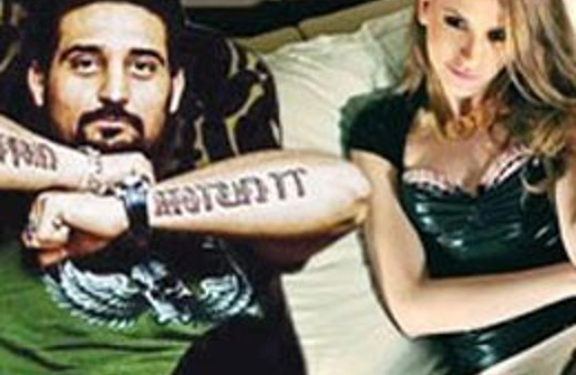 Sedef Adası'nda aşk tatili!