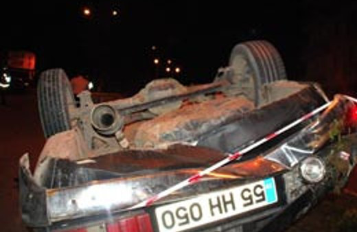 Ehliyetsiz sürücü ölümden döndü 