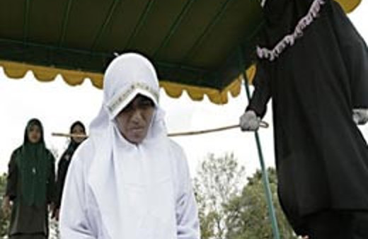 Zina yapan kıza 100 kırbaç