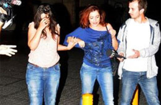 Kafayı bulunca garsona ilanı aşk etti