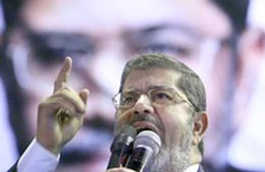 Netenyahu'nun elini sıkma