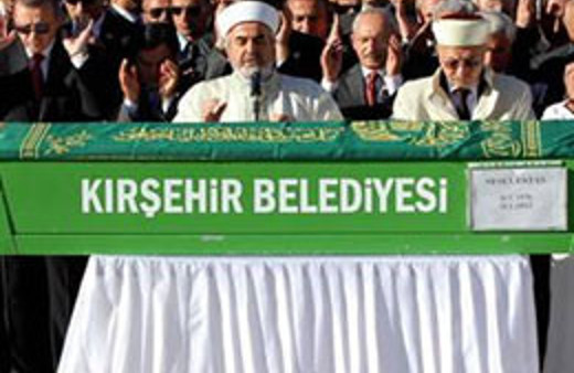 Neşet Ertaş'ın cenazesinde ilginç soru!